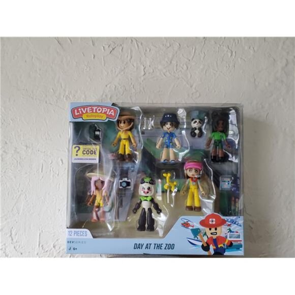 Livetopia Day at The Zoo Pack Accessories and Exclusive Virtual Item Code - Picture 7 of 7